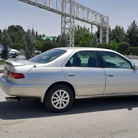 Toyota Camry 2001