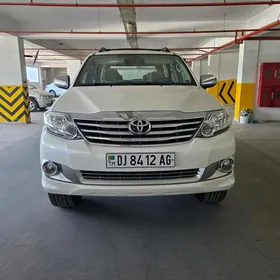 Toyota Fortuner 2014