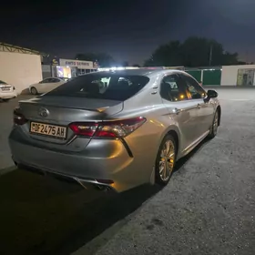 Toyota Camry 2018