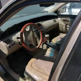 Toyota Avalon 2001
