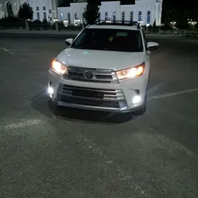 Toyota Highlander 2018