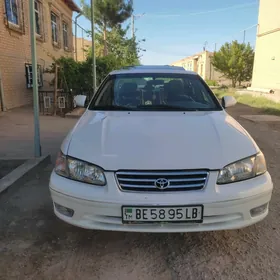 Toyota Camry 2000
