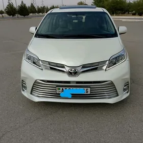 Toyota Sienna 2018