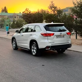 Toyota Highlander 2019