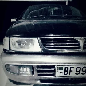 Mitsubishi Chariot 1995