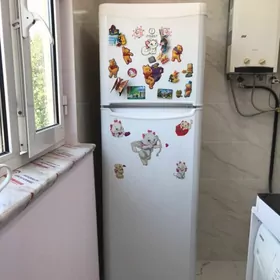 Холодильник INDESIT