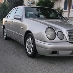 Mercedes-Benz E320 1999