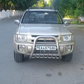Nissan Pathfinder 1999