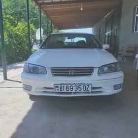 Toyota Camry 2000