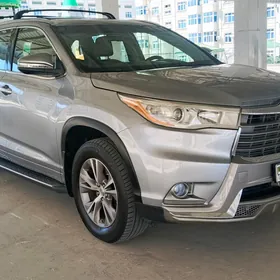 Toyota Highlander 2016