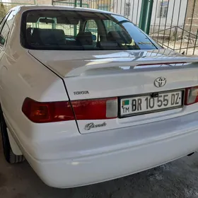 Toyota Camry 2000