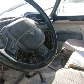 UAZ 469 2002