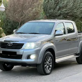 Toyota Hilux 2015
