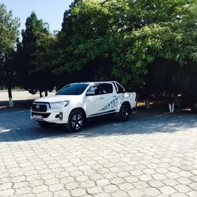 Toyota Hilux 2018