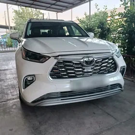 Toyota Highlander 2021