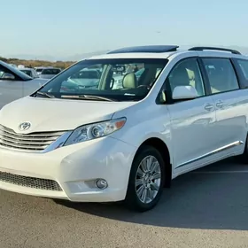 Toyota Sienna 2011