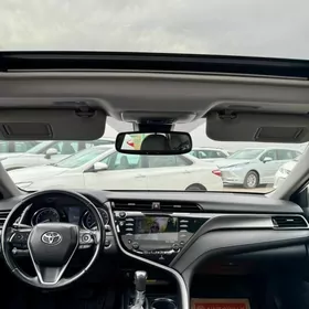 Toyota Camry 2019