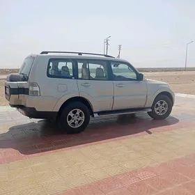 Mitsubishi Pajero 2017