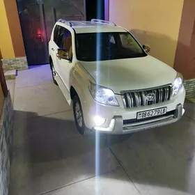 Toyota Land Cruiser Prado 2011