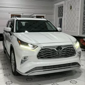 Toyota Highlander 2022