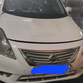 Nissan Versa 2012