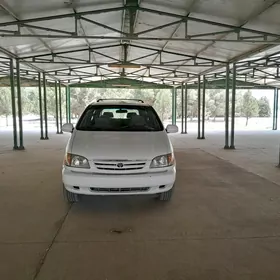 Toyota Sienna 2000