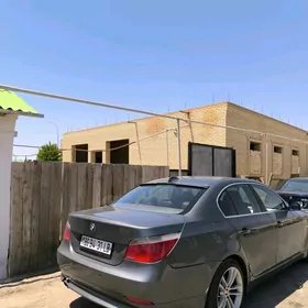 BMW E60 2003