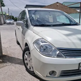 Nissan Tiida 2008