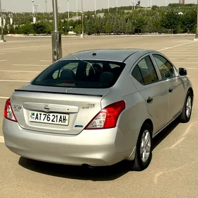 Nissan Versa 2014