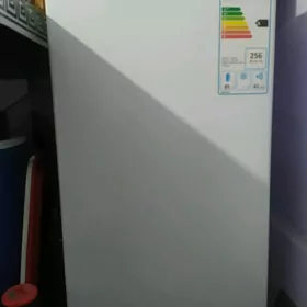 Midea Haladilnik