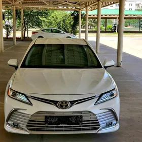 Toyota Camry 2020