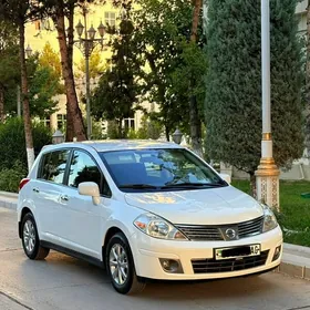 Nissan Versa 2012