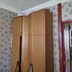 Шкаф