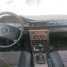 Mercedes-Benz W123 1990