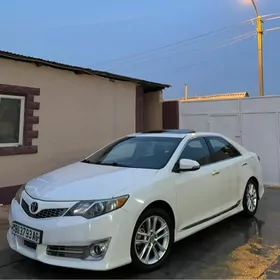 Toyota Camry 2014