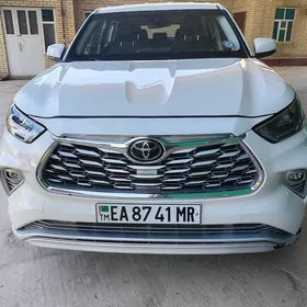 Toyota Highlander 2021