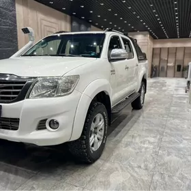 Toyota Hilux 2015