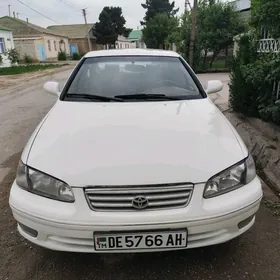Toyota Camry 2000