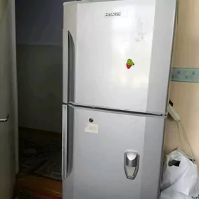 HITACHI Holadilnik