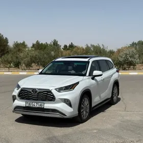 Toyota Highlander 2021