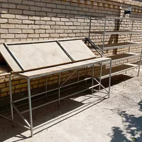 Столы и стеллажи для магазина