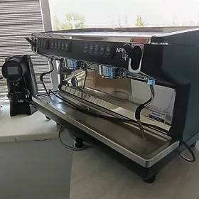 Simonelli kofe aparat