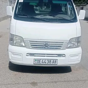Nissan Urvan 2003