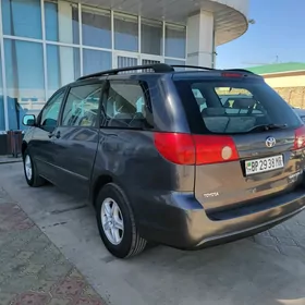 Toyota Sienna 2008