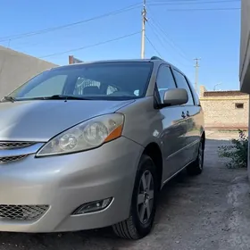 Toyota Sienna 2006