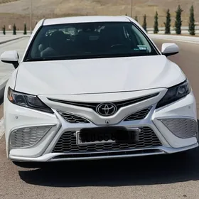 Toyota Camry 2021