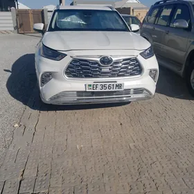 Toyota Highlander 2021