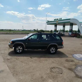 Nissan Pathfinder 1999