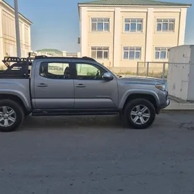 Toyota Tacoma 2017