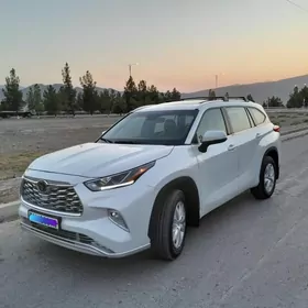 Toyota Highlander 2021